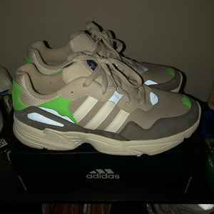 Men’s Adidas Yung-96 shoes. Size 10
